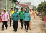 Kunker di Buton, Pj. Ketua TP-PKK Sultra Sambangi Masyarakat Sampuabalo
